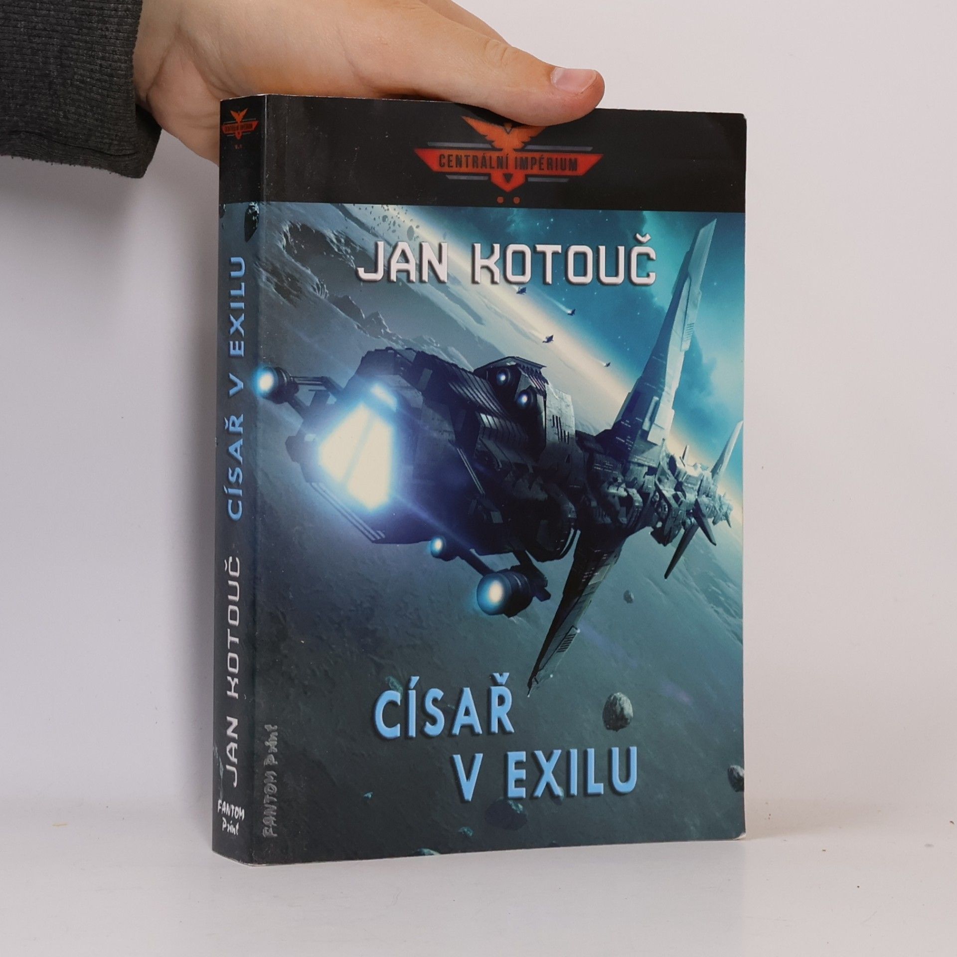 Císař v exilu. Centrální impérium. II.