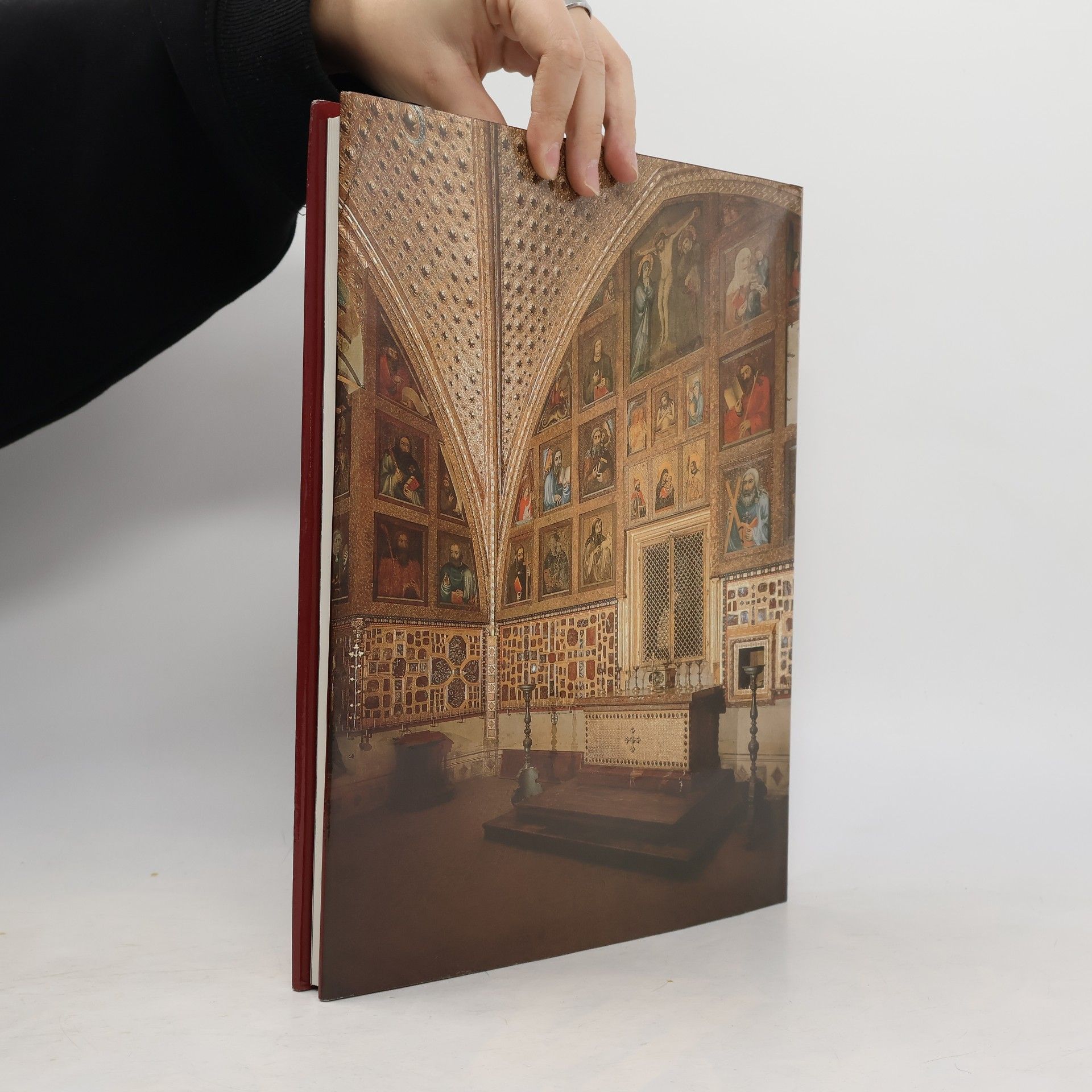 Jan Royt Treasures from the Past : The Czechoslovak Cultural Heritage