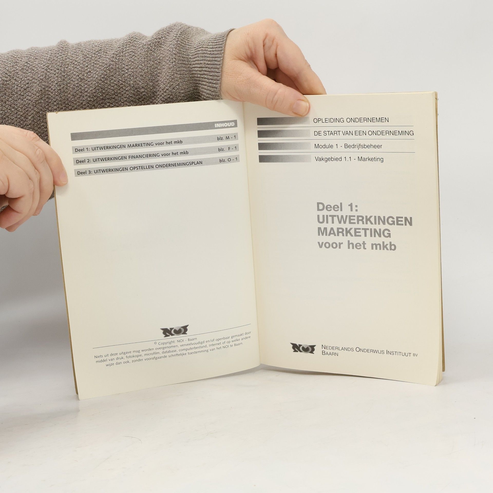 Various authors Uitwerkingen bij Module 1 - Bedrijfsbeheer