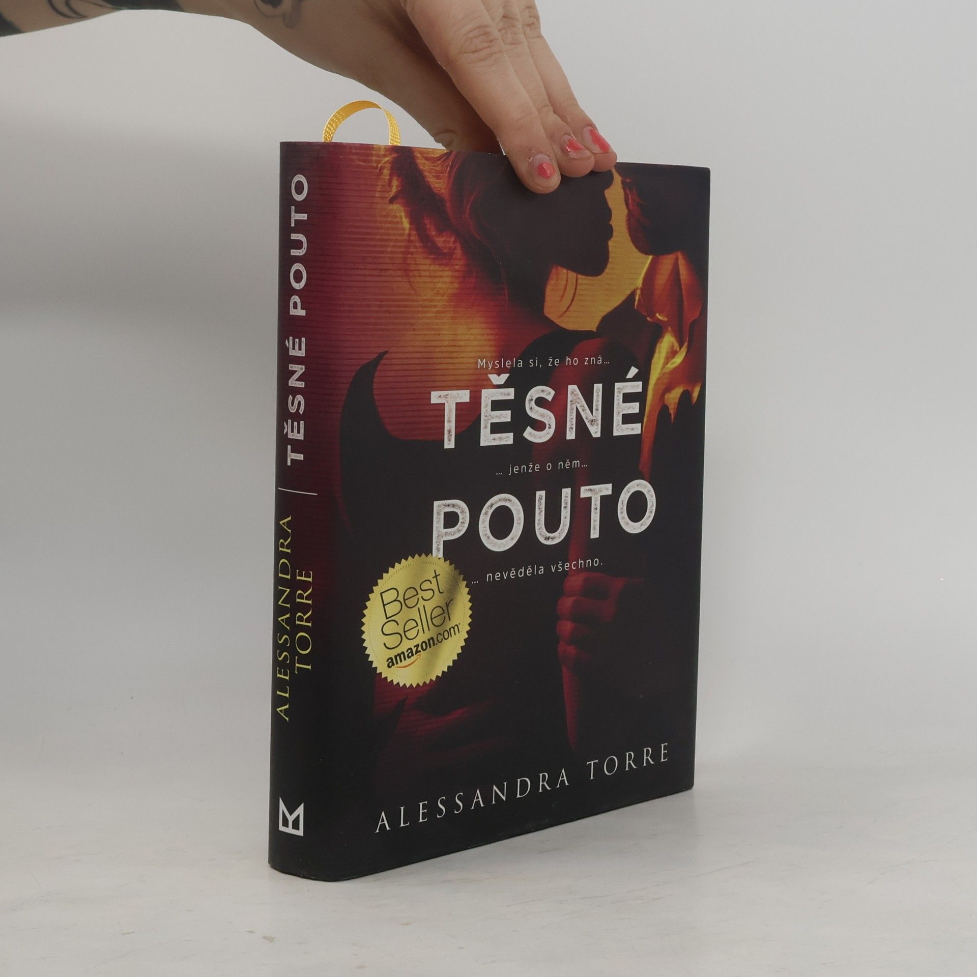 Alessandra Torre Těsné pouto