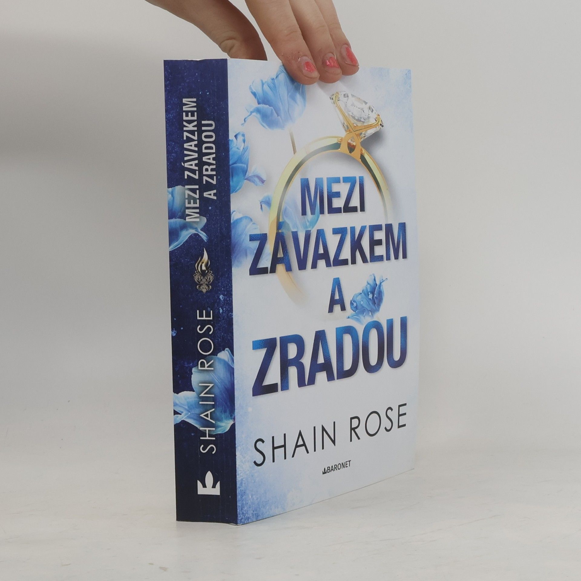 Mezi závazkem a zradou