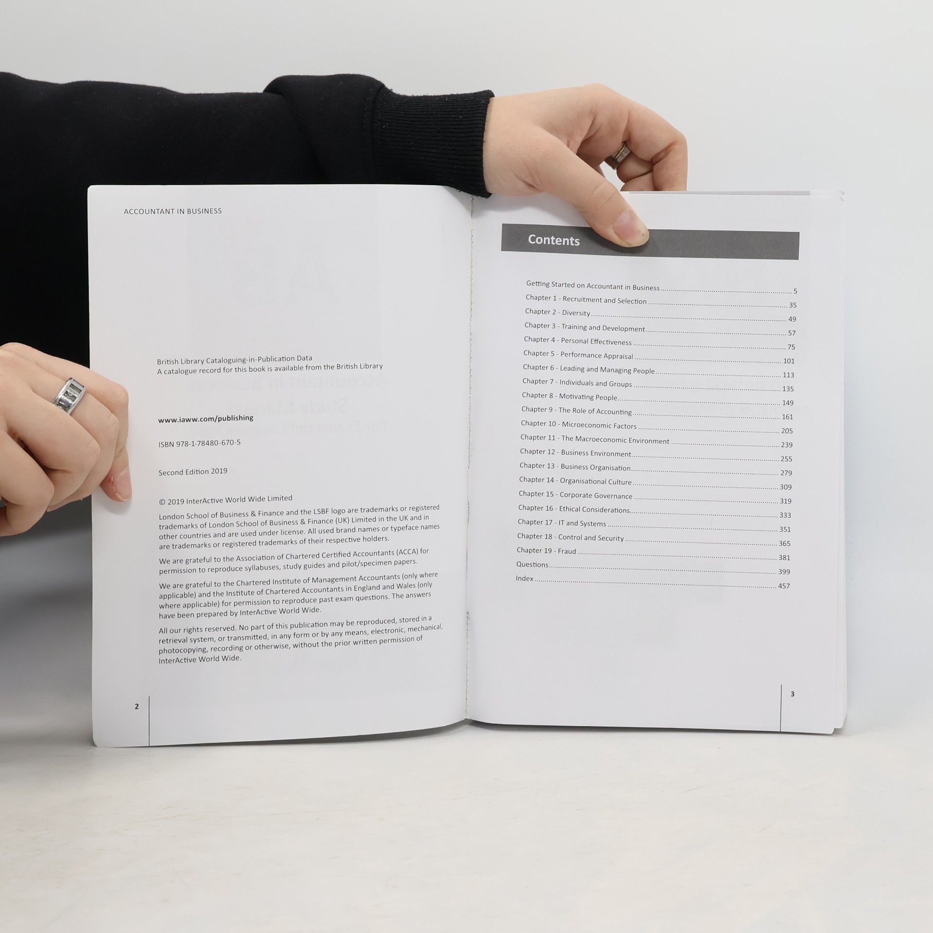 Various authors ACCA Accountant in Business Study Manual 2019-20