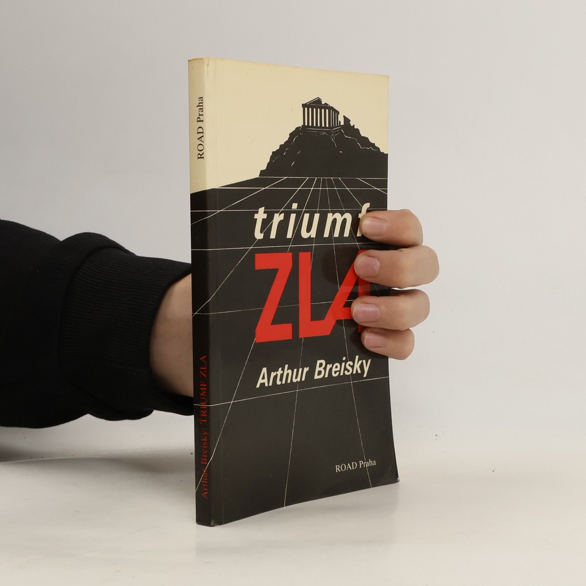Triumf zla