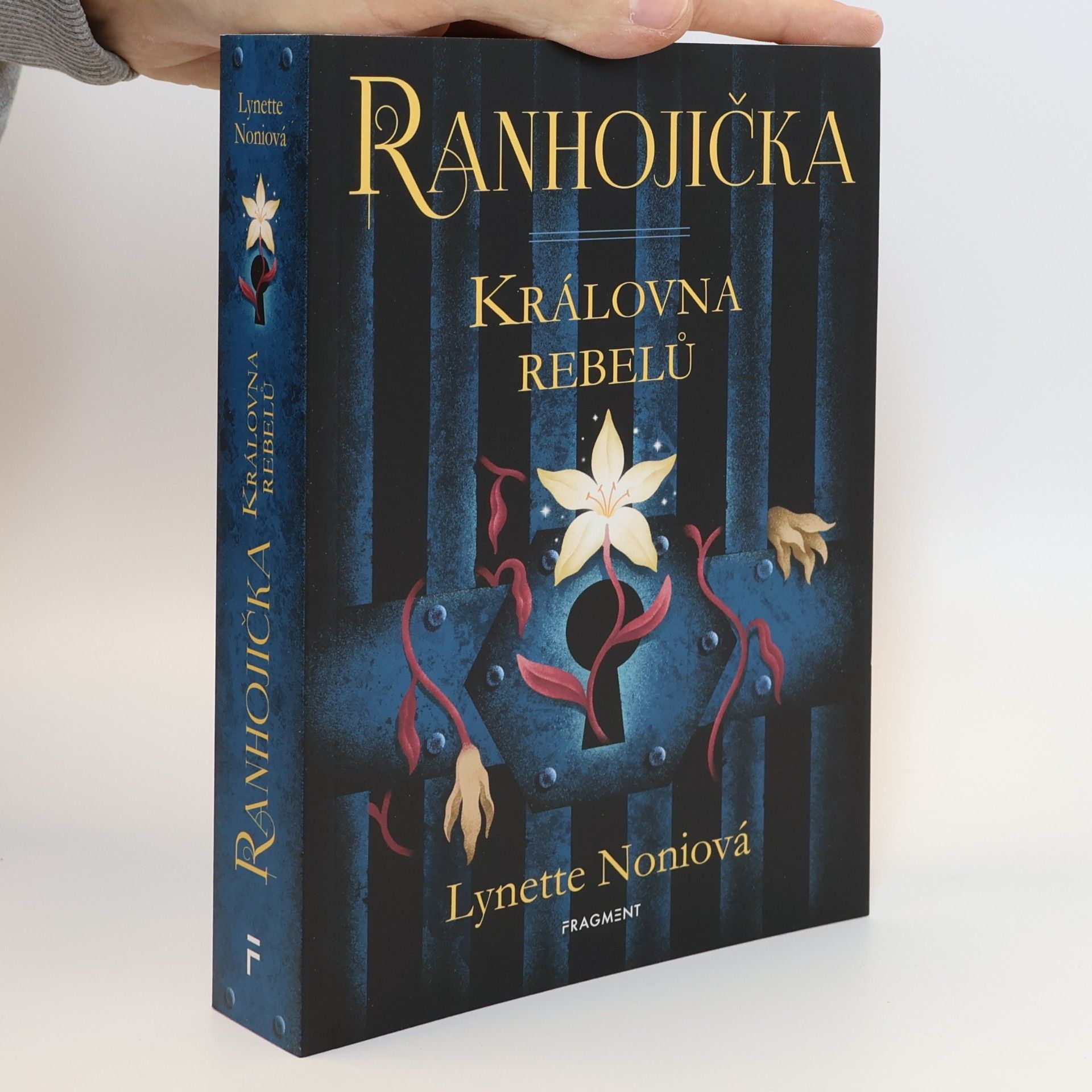 Lynette Noni Ranhojička. Zlatá Klec