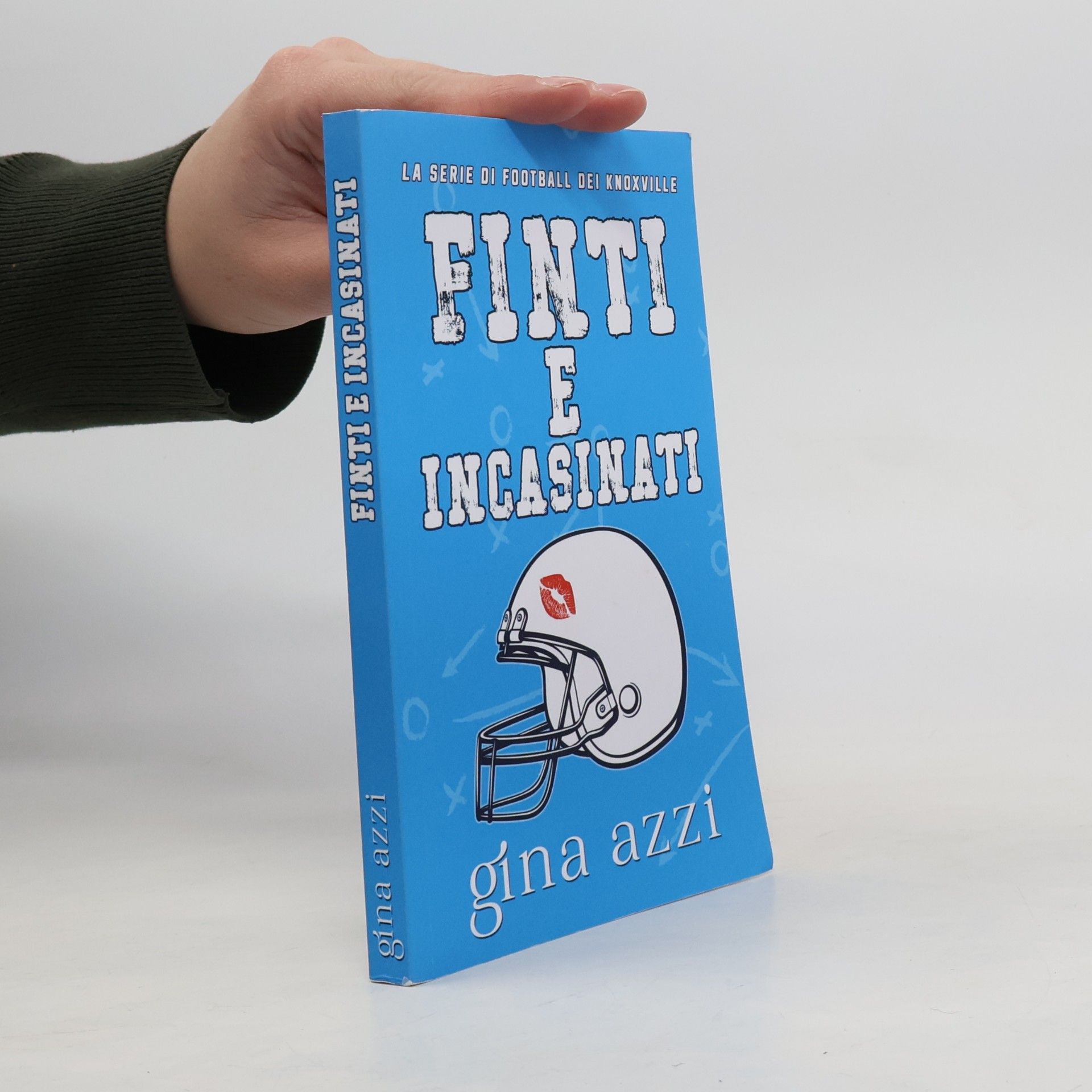 Gina Azzi La Serie di Football dei Knoxville: Finti e incasinati