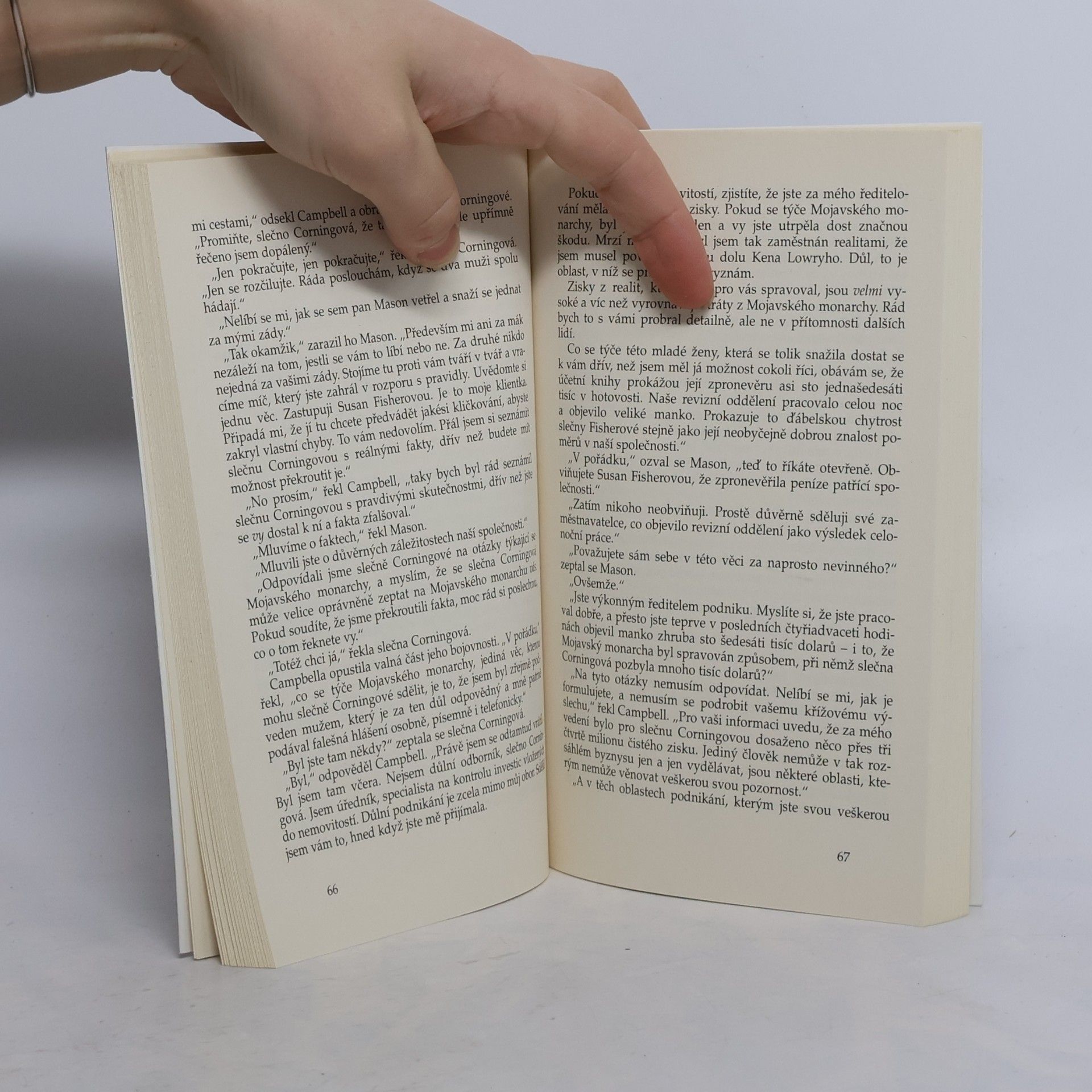 Erle Stanley Gardner Případ falešné staré panny