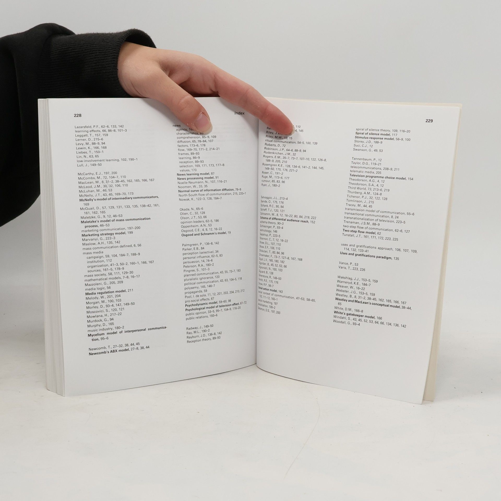 Denis McQuail Communication Models for the Study of Mass Communications