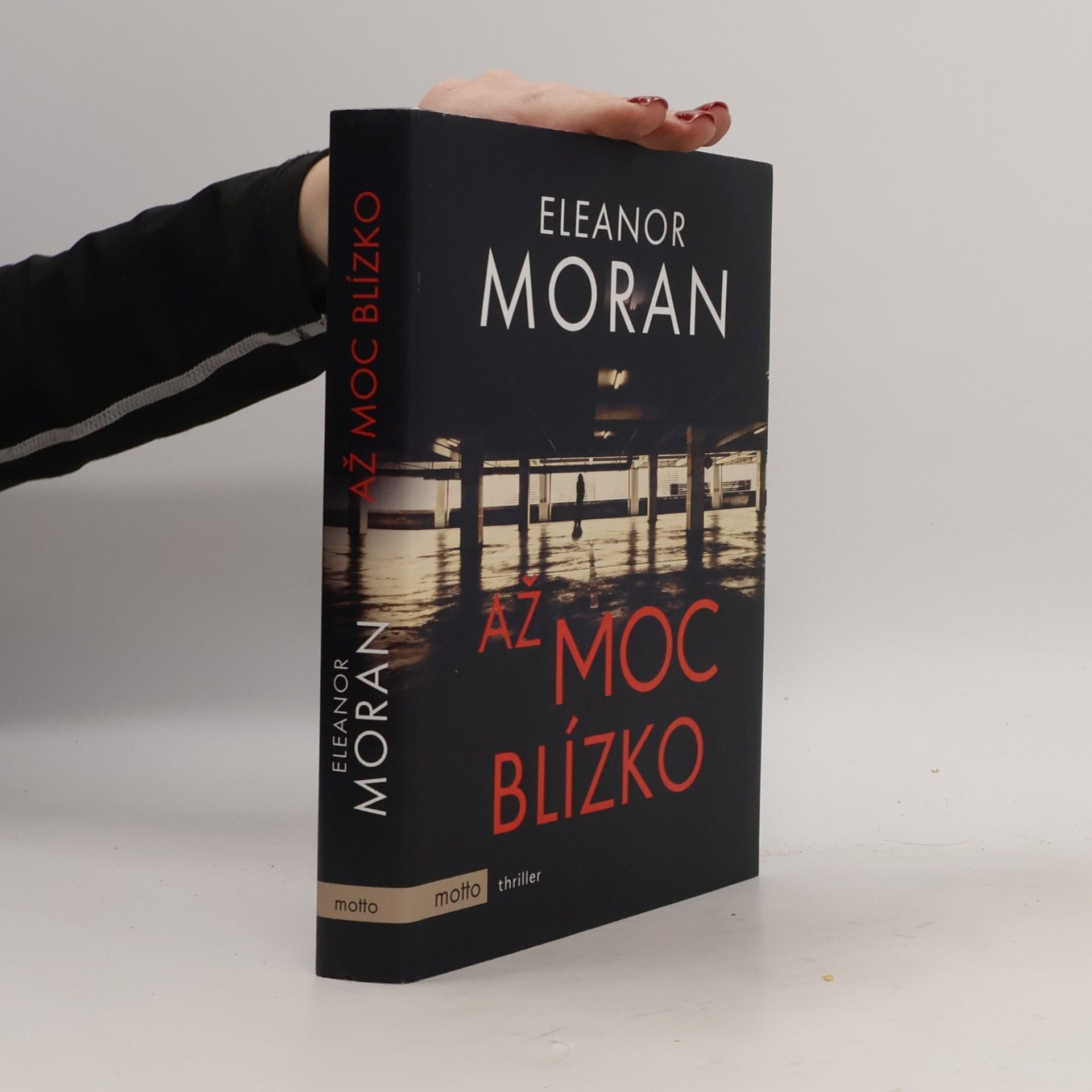 Až moc blízko