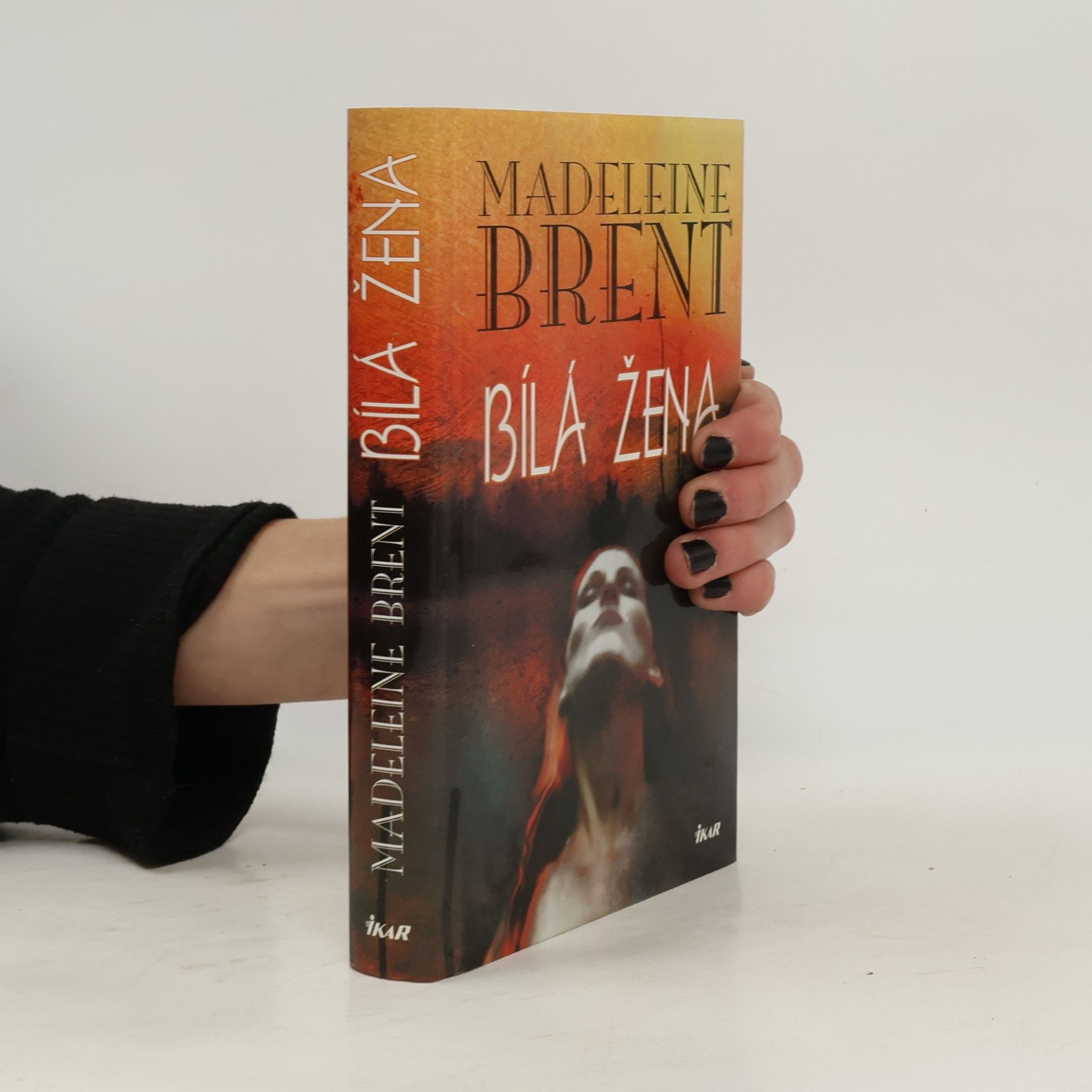 Madeleine Brent Bílá žena