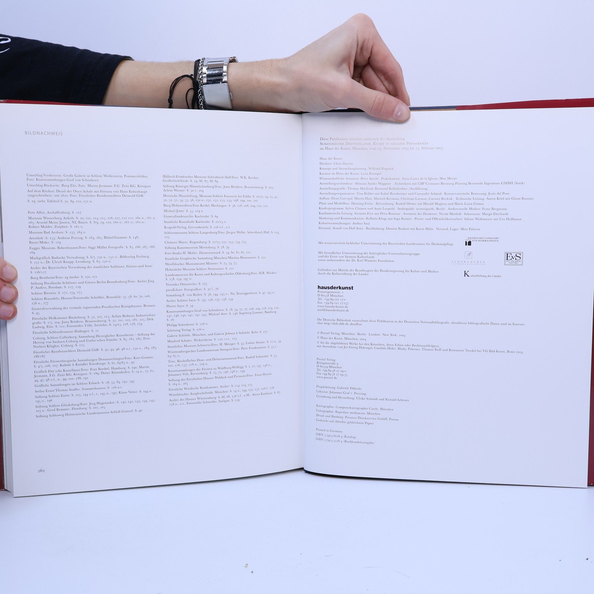 Wilfried Rogasch Schatzhäuser Deutschlands: Kunst in adligem Privatbesitz. Ausstellung im Haus der Kunst, München, 19.11.2004 - 13.02.2005