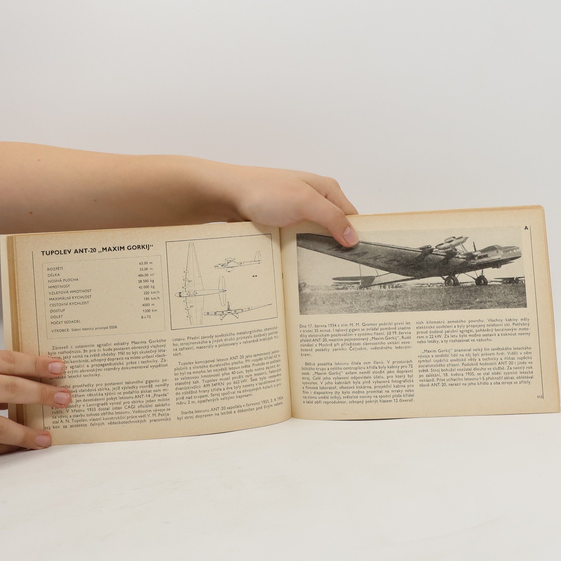 Václav Němeček Atlas letadel. Čtyřmotorová a větší pístová dopravní letadla