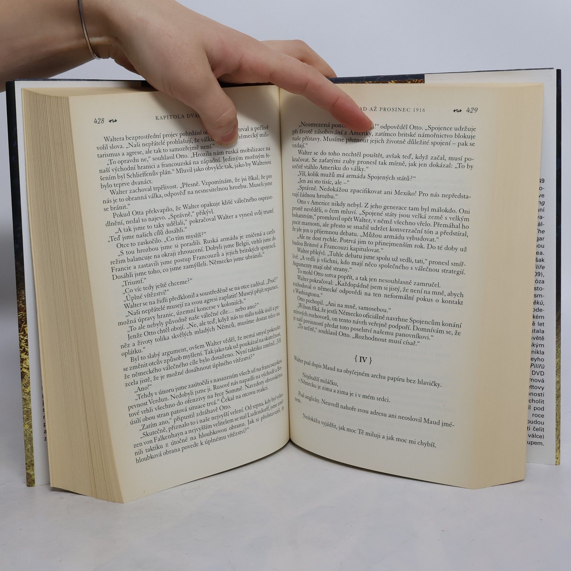 Ken Follett Pád titánů