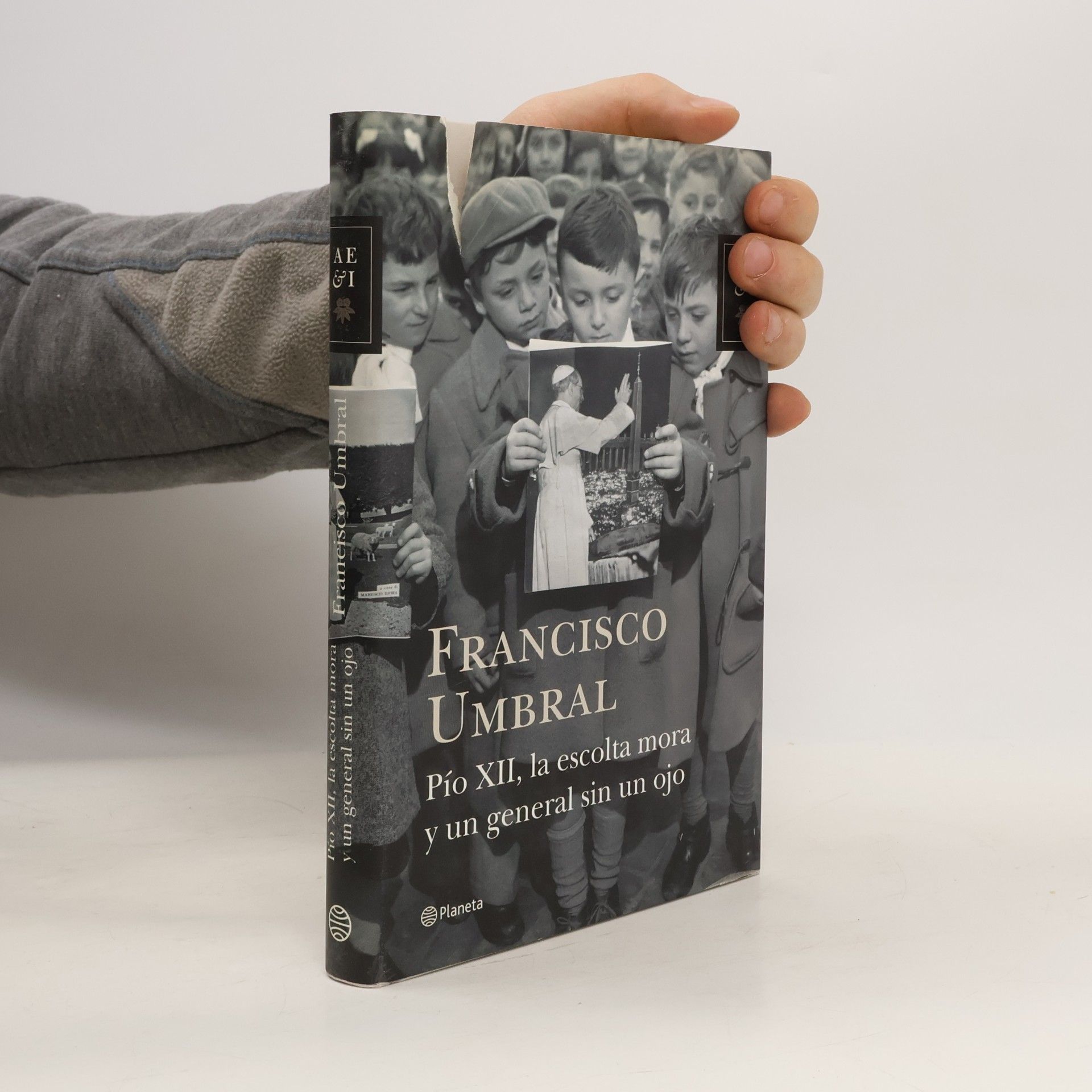 Francisco Umbral Pío XII, la escolta mora y un general sin un ojo