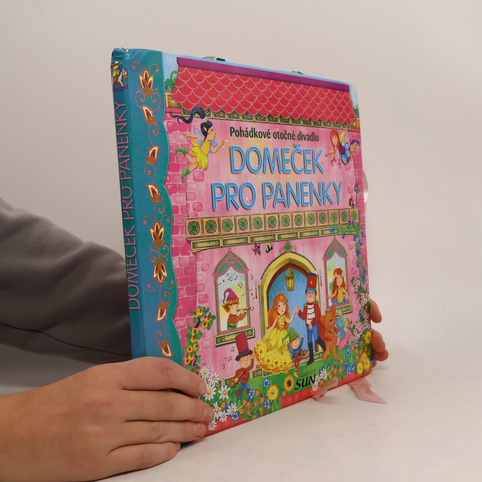 Domeček pro panenky : Pohádkové otočné divadlo