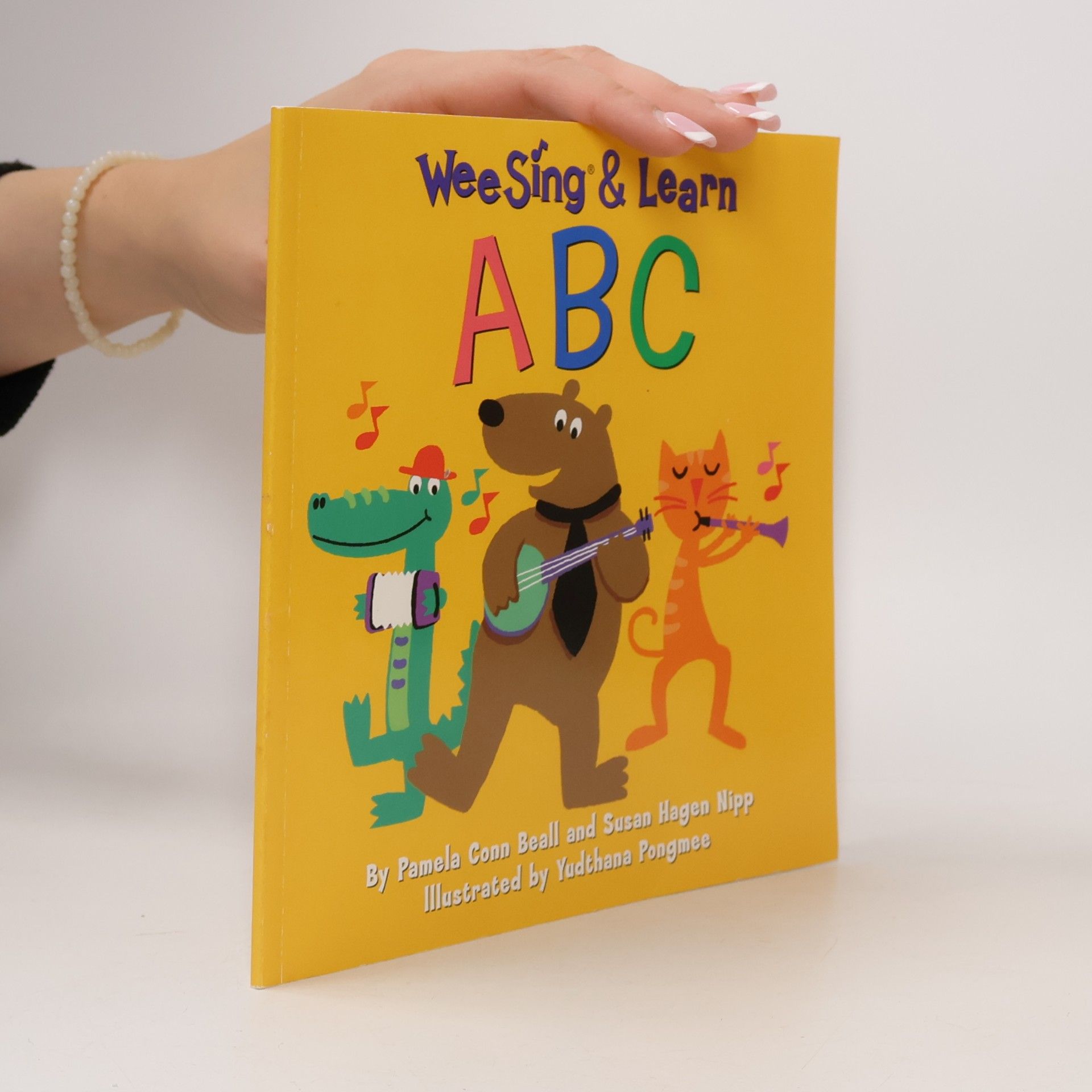 Wee Sing and Learn ABC