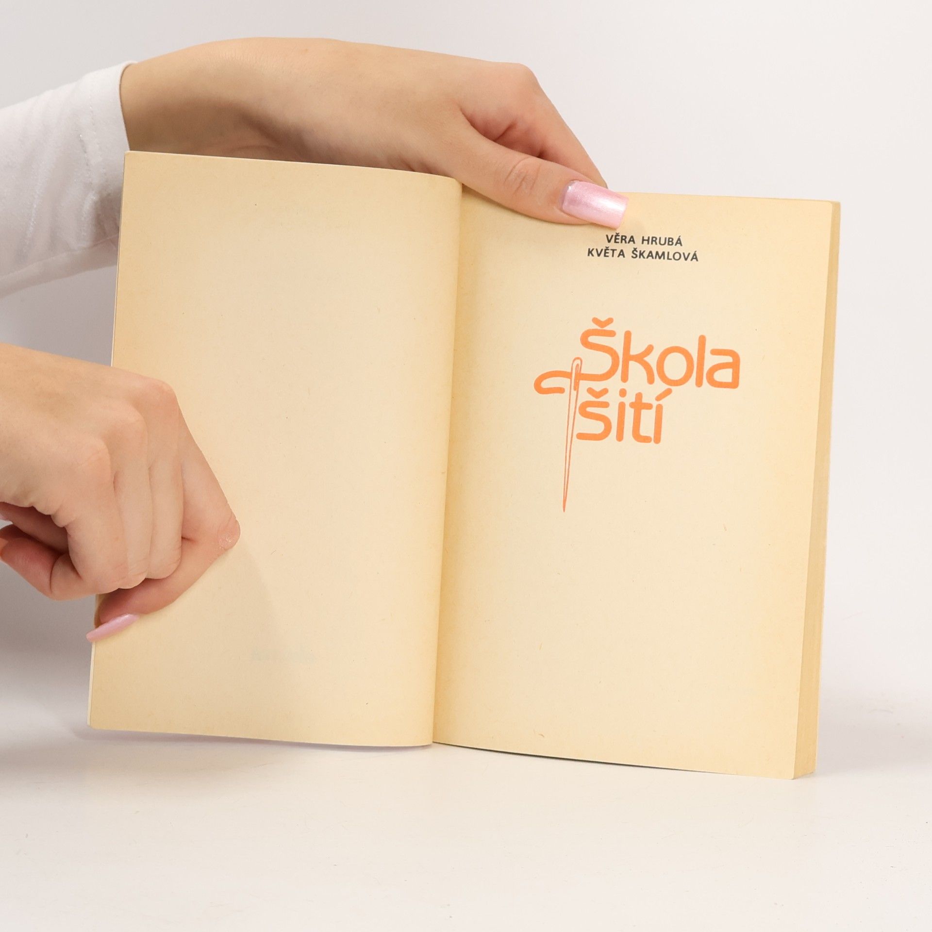 Věra Hrubá Škola šití