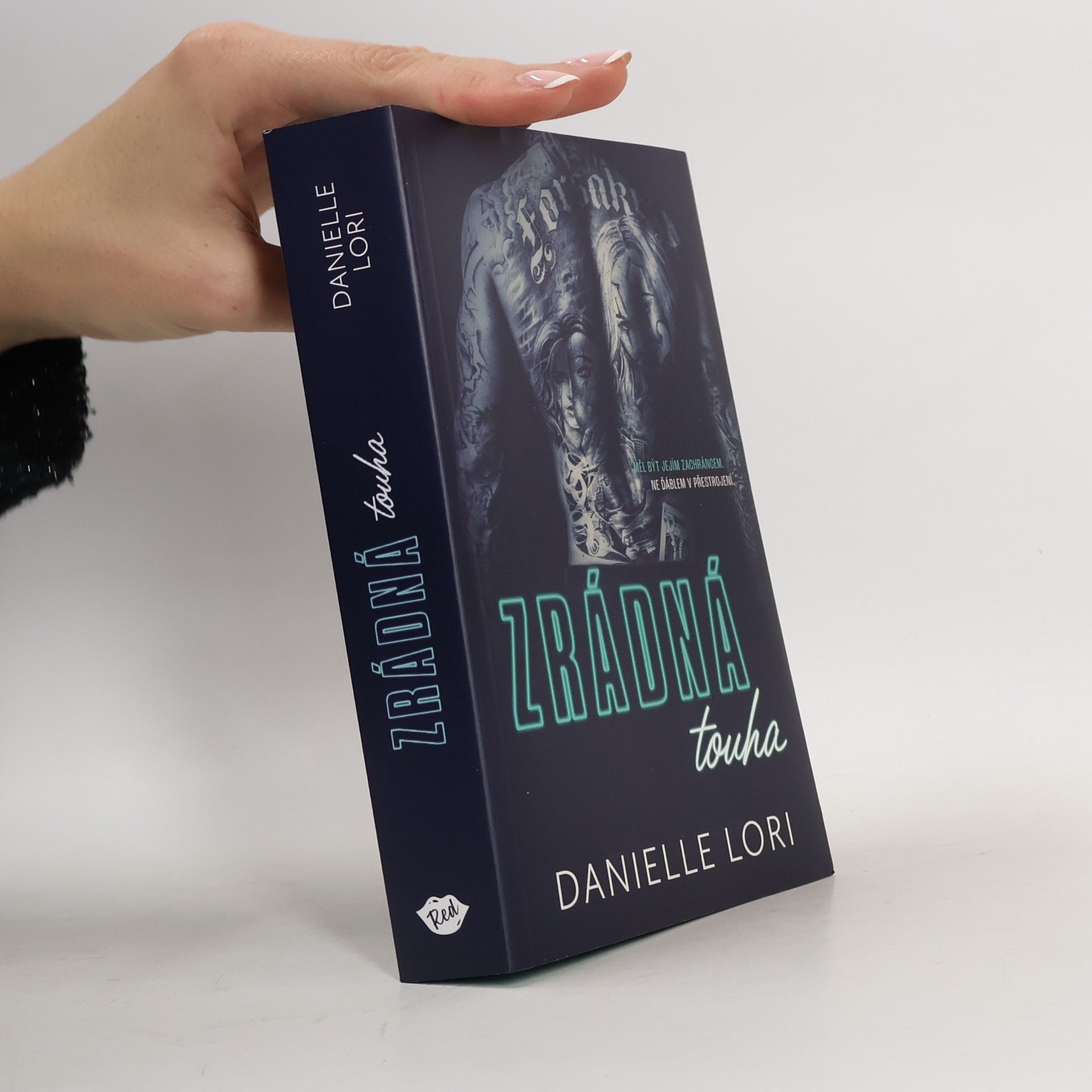 Danielle Lori Zrádná touha