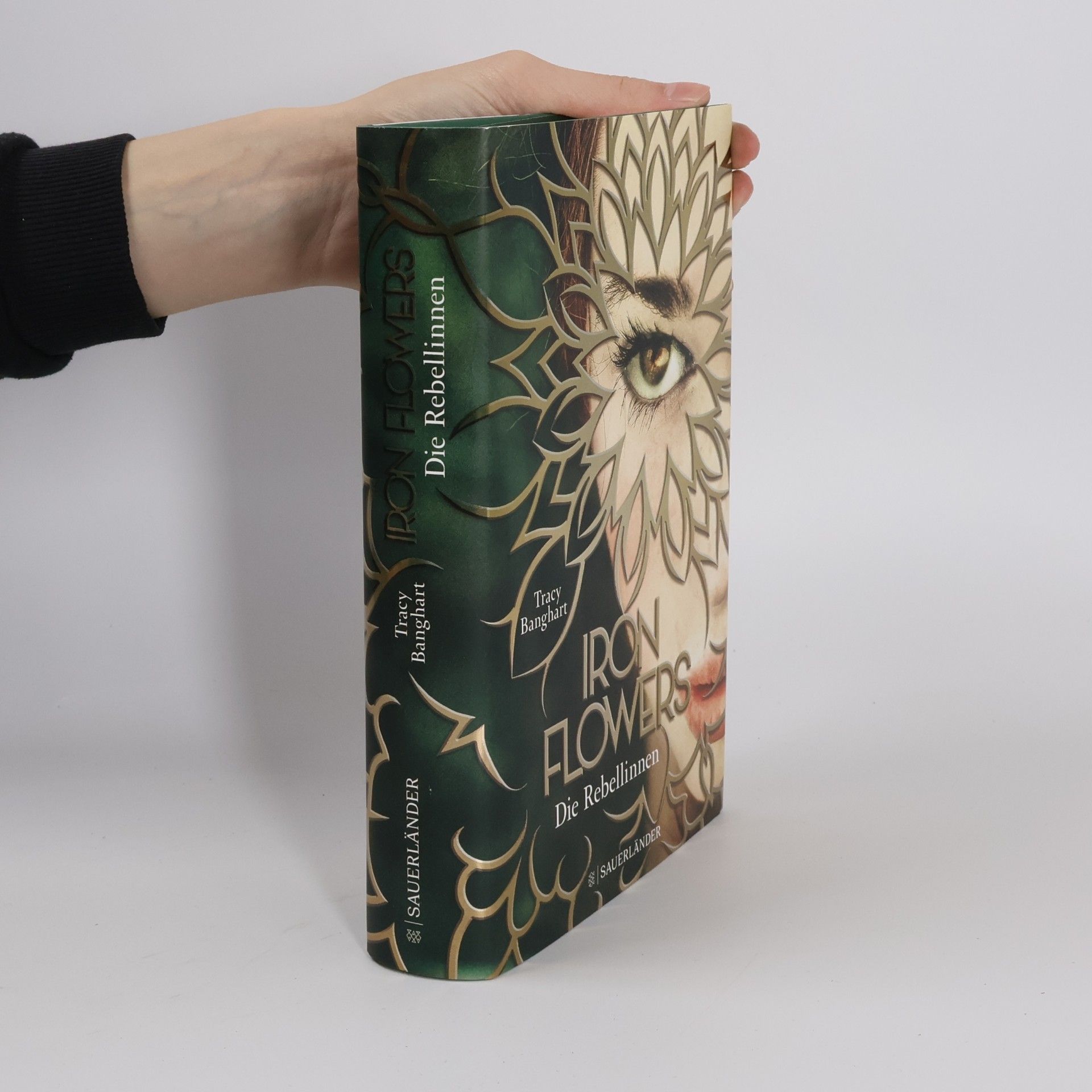 Iron Flowers: Die Rebellinnen