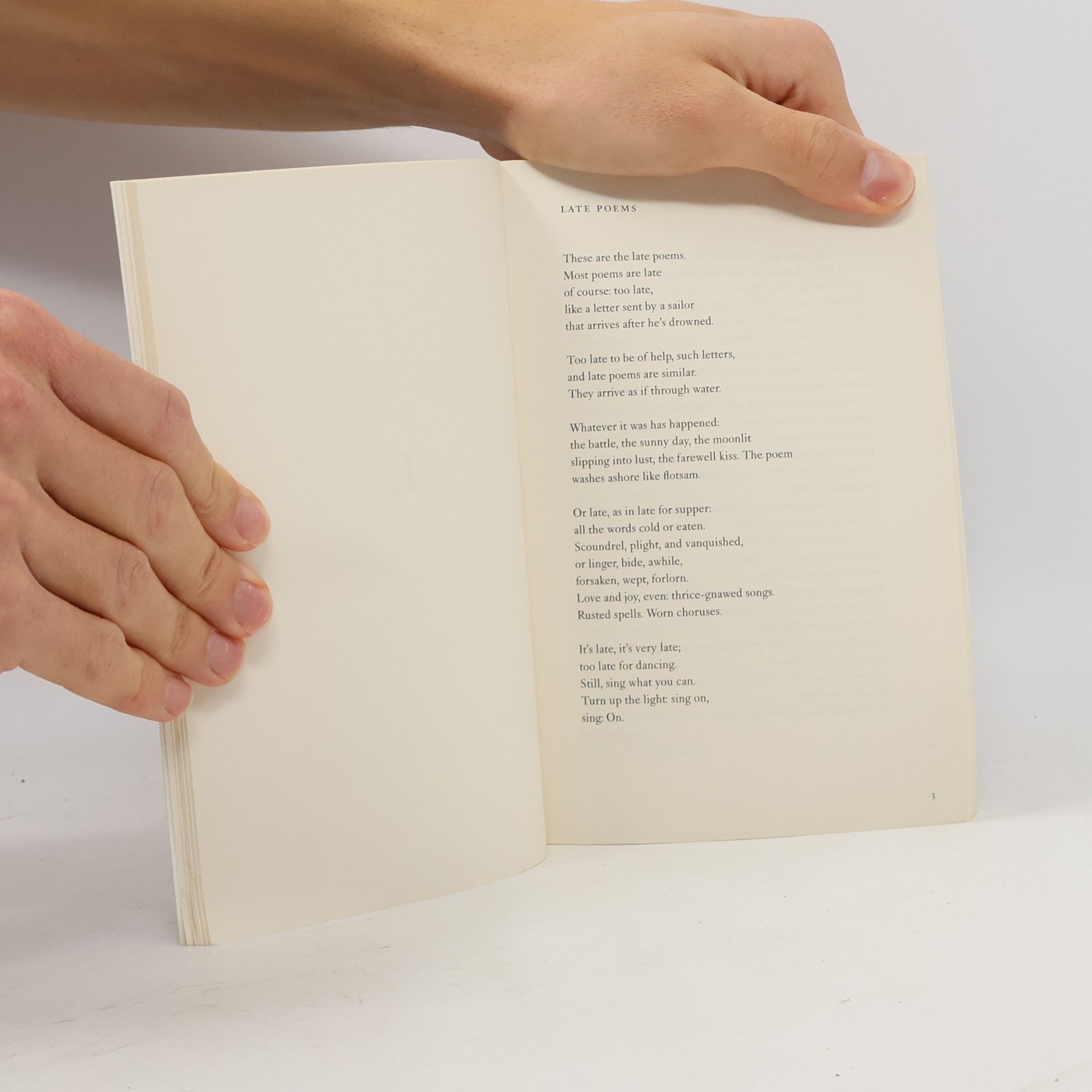 Margaret Atwood Dearly : poems