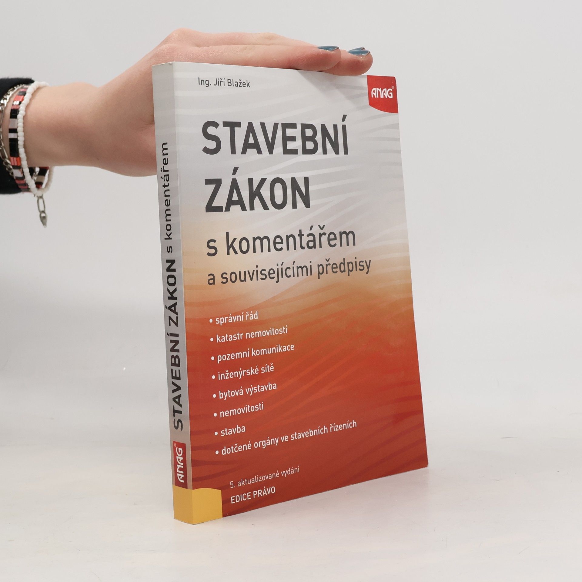 Stavební zákon s komentářem a souvisejícími předpisy