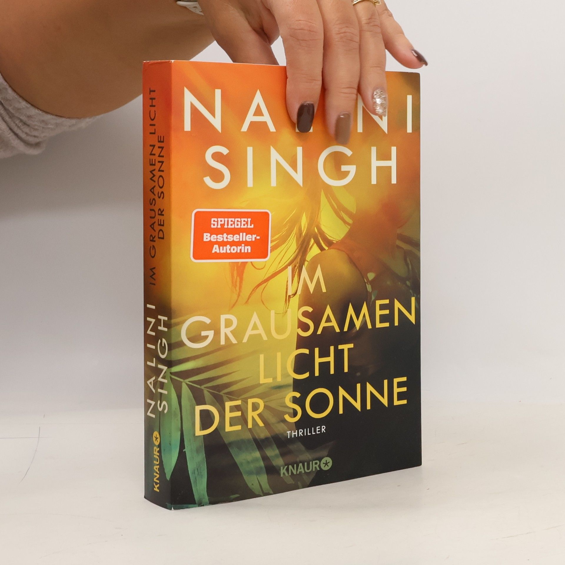 Im Grausamen Licht der Sonne