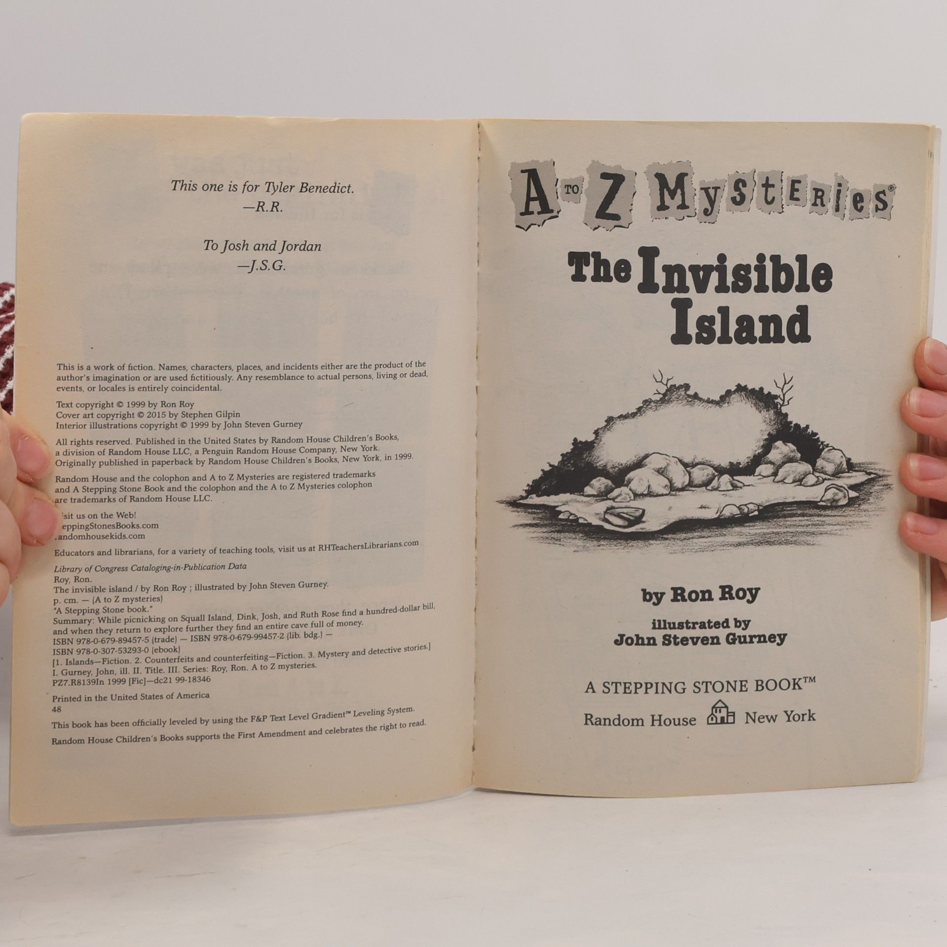 Ron Roy A to Z Mysteries - 1: The Invisible Island