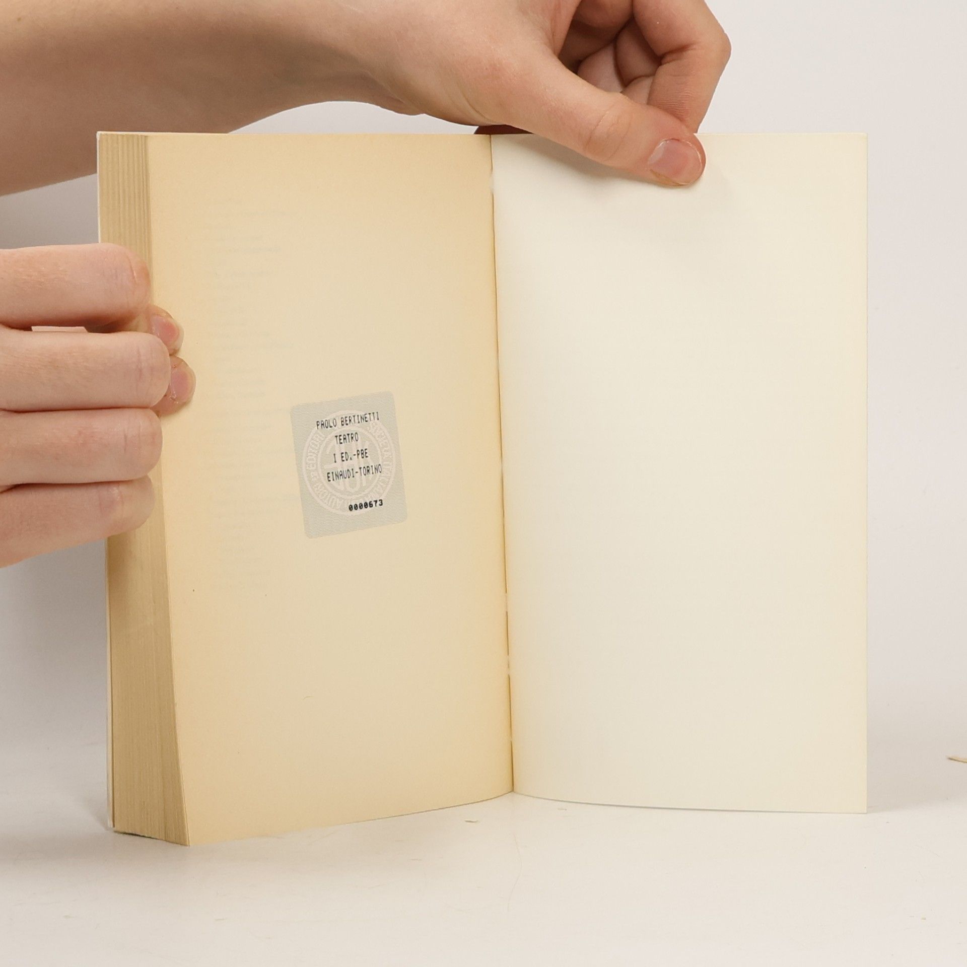 Paolo Bertinetti Piccola Biblioteca - 560: Il teatro inglese del Novecento