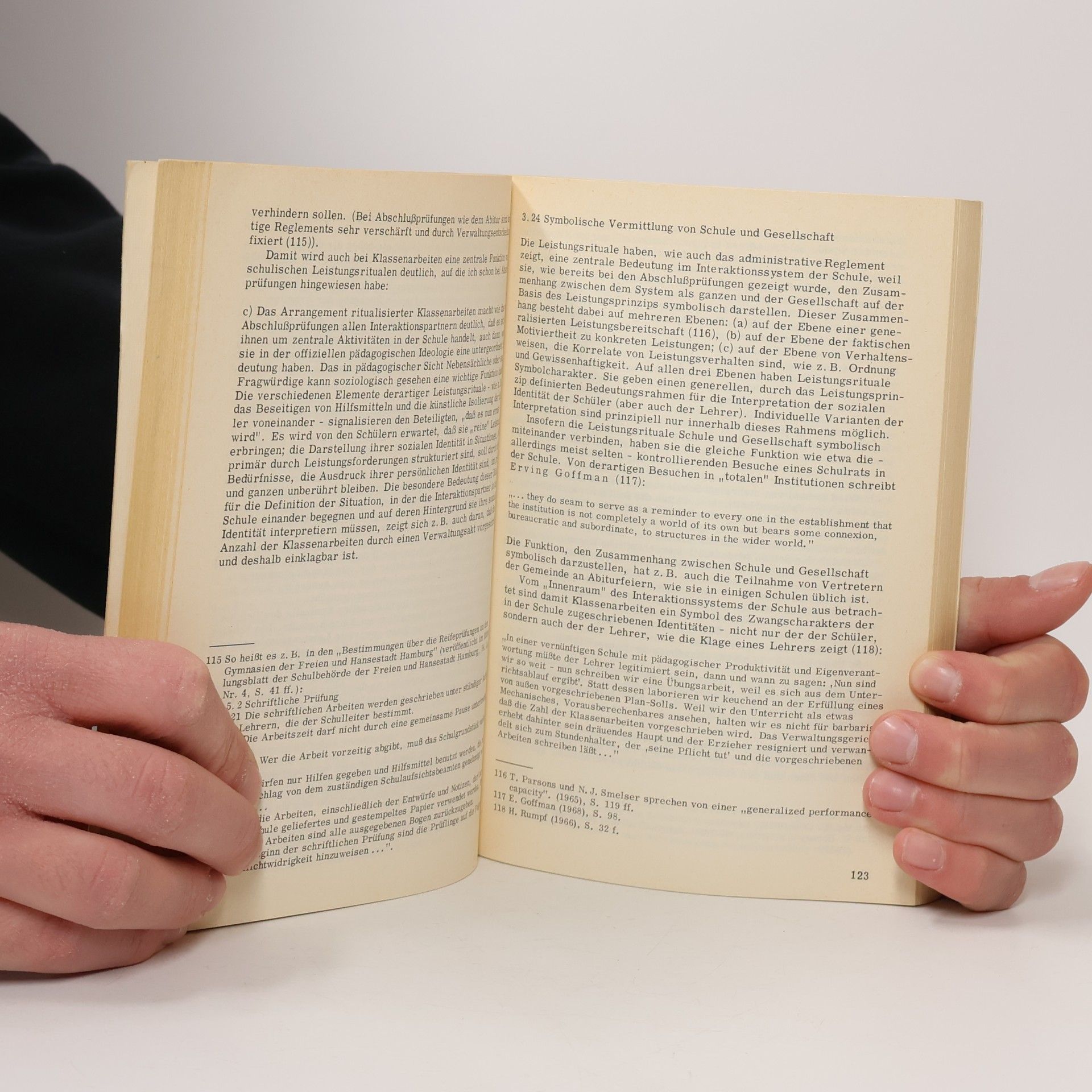 Franz Wellendorf Schulische Sozialisation und Identität