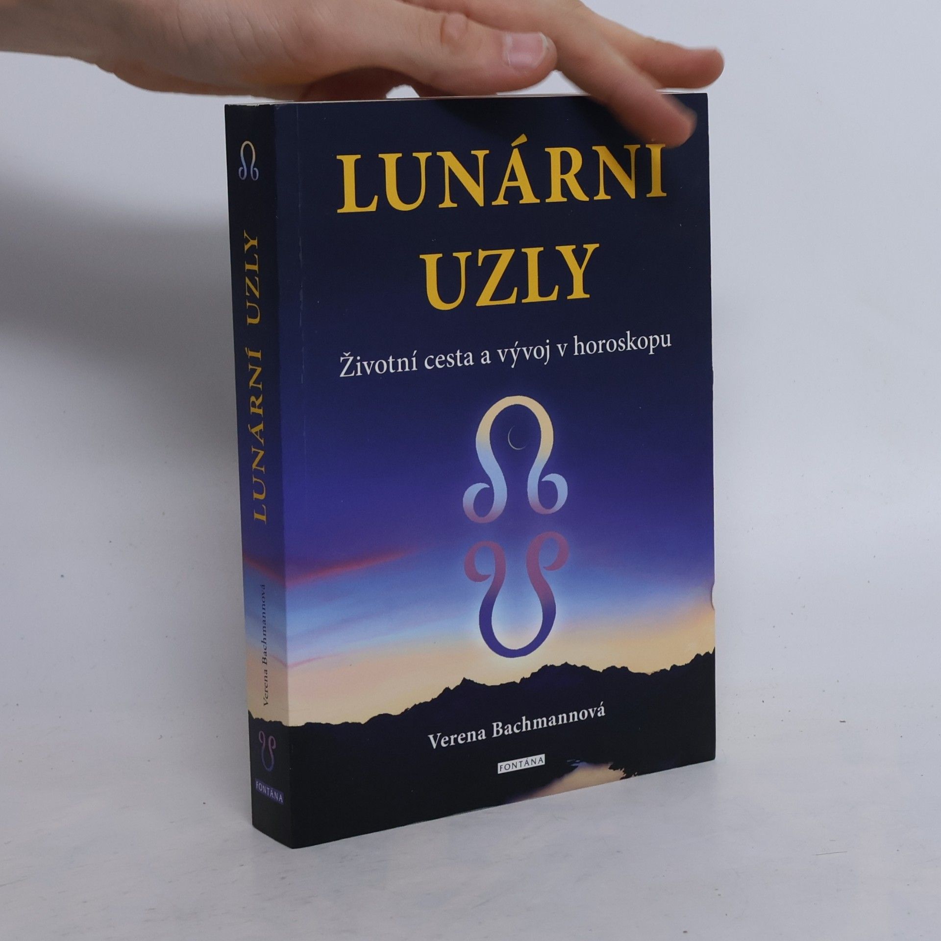 Lunární uzly : životní cesta a vývoj v horoskopu