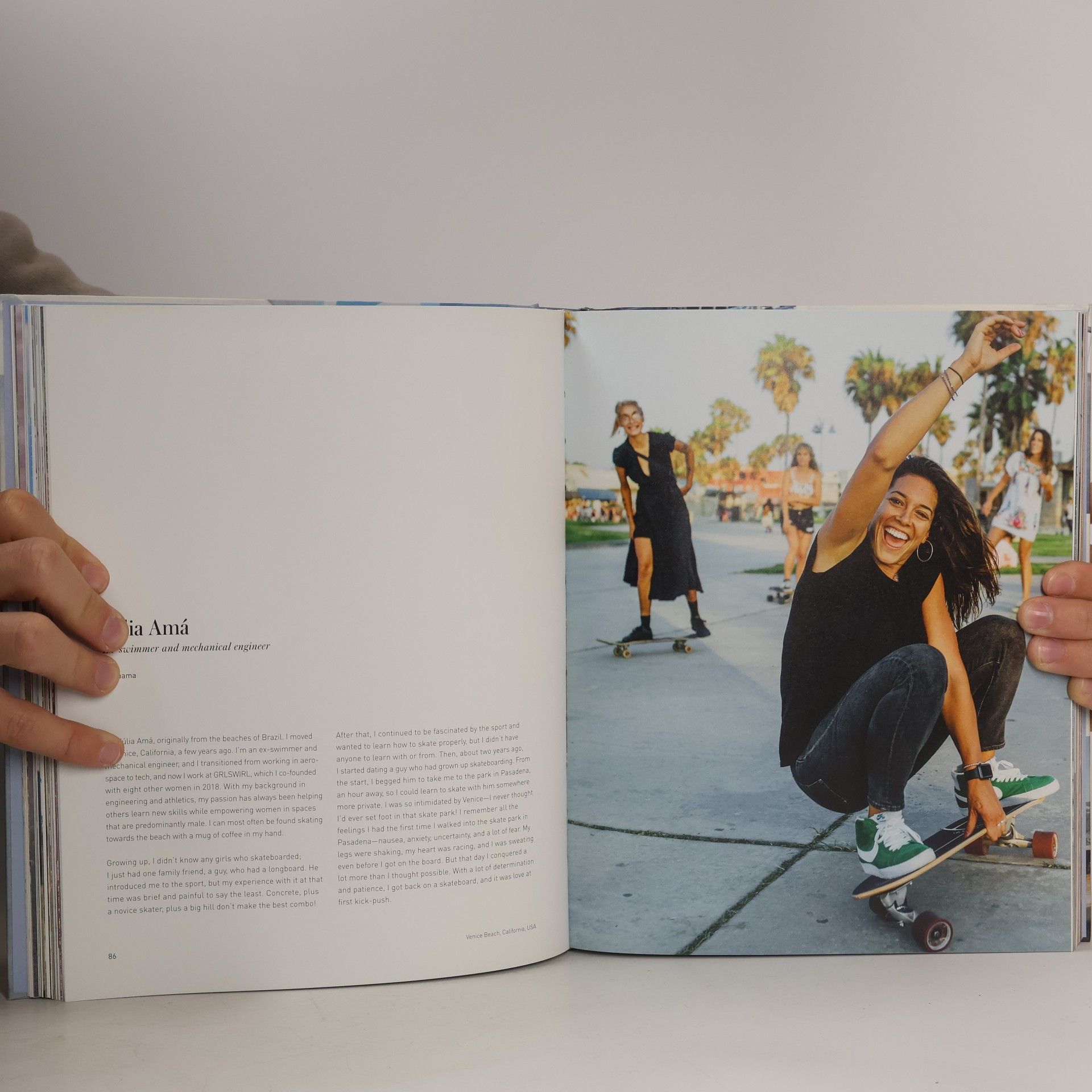 Amell Carolina Skate Like a Girl