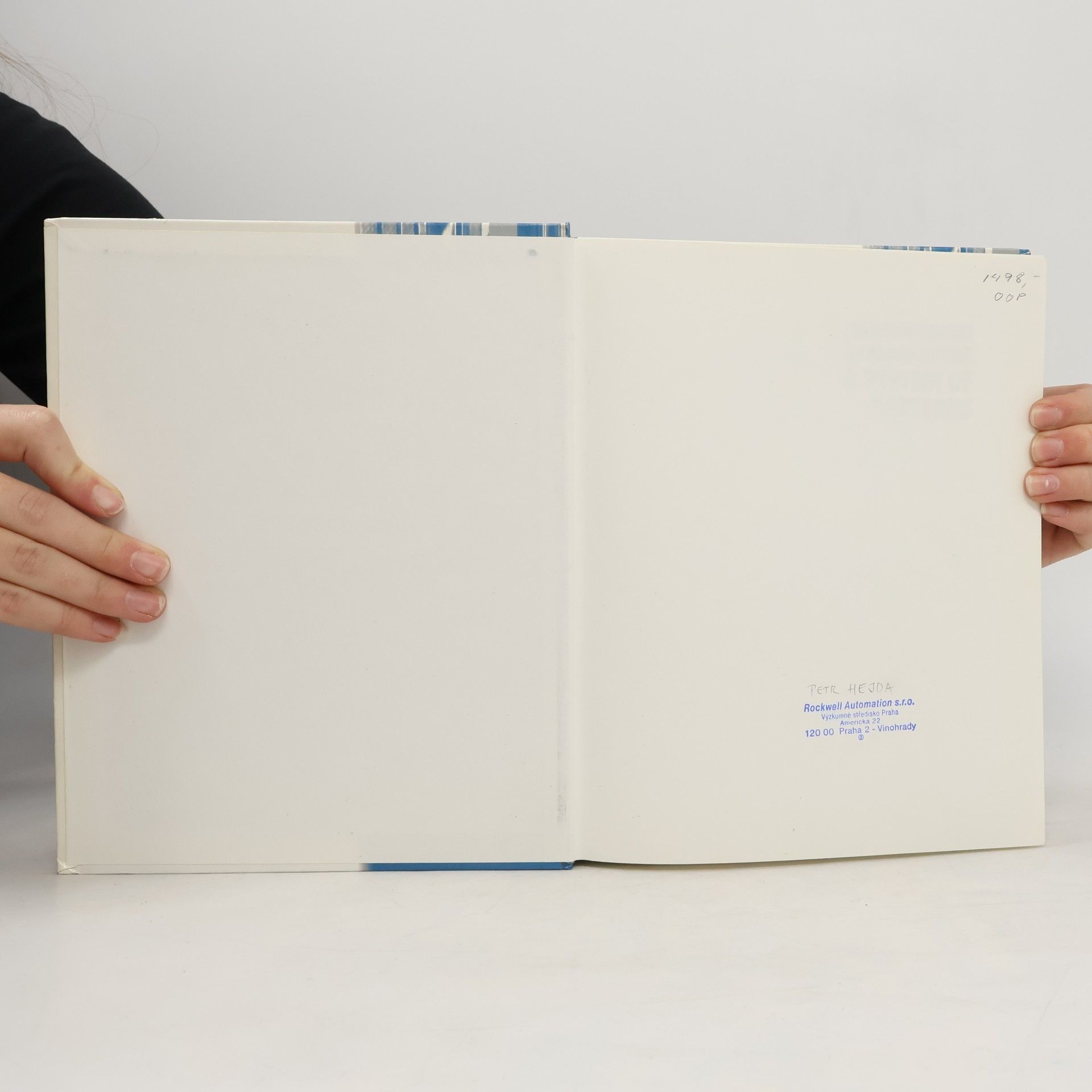 Frank Buschmann Pattern-oriented software architecture : a system of patterns