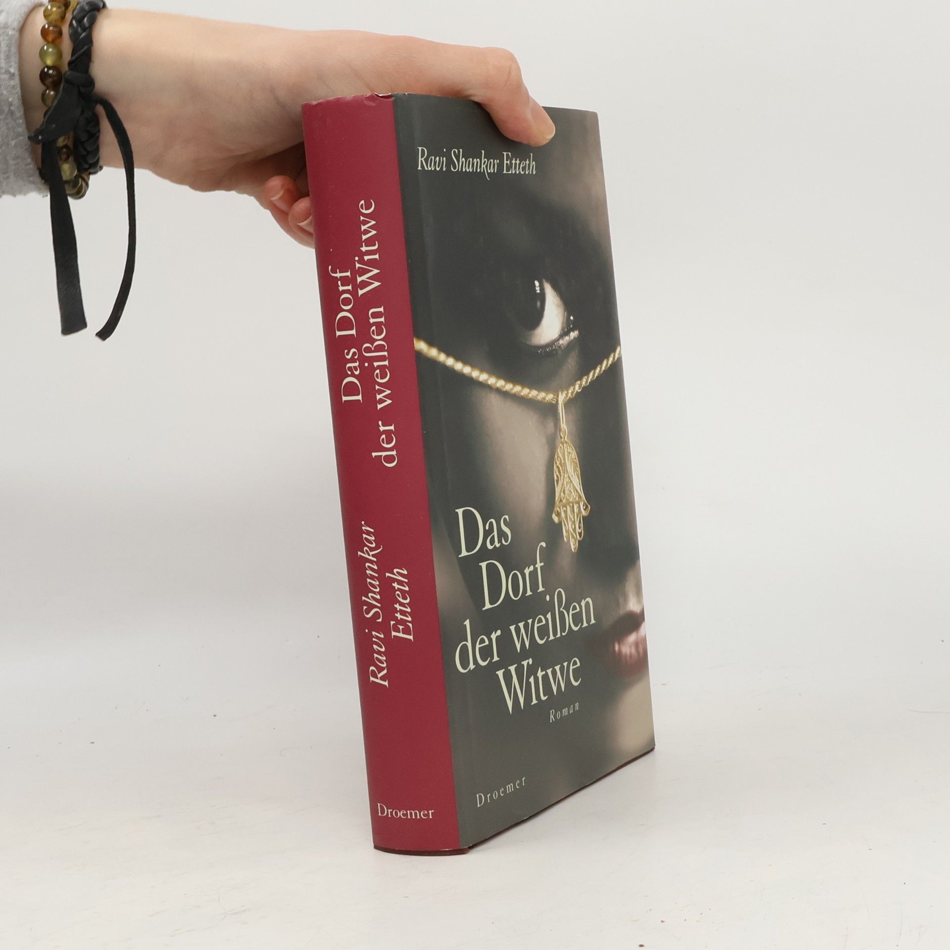 Das Dorf der weißen Witwe. Roman