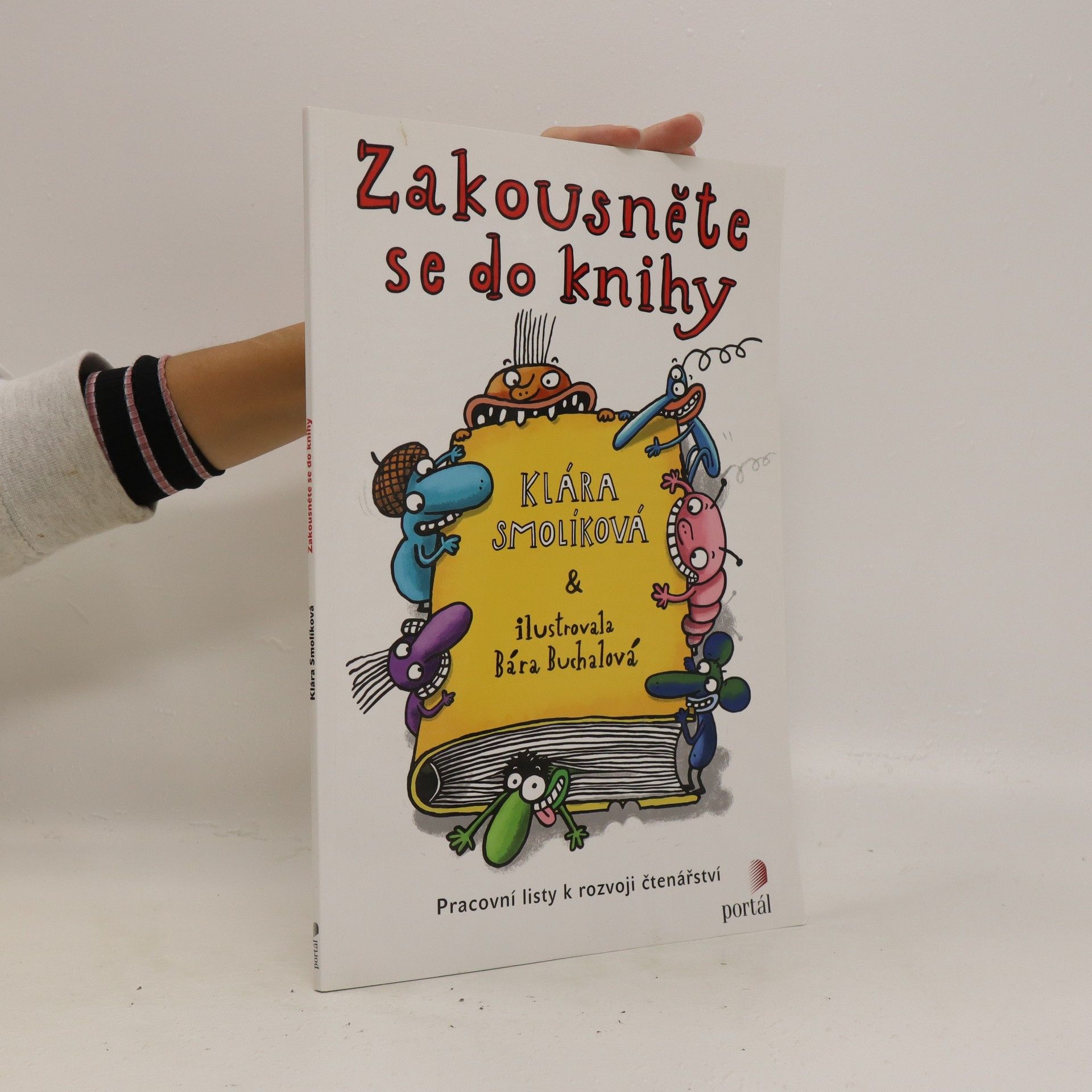 Klára Smolíková Zakousněte se do knihy