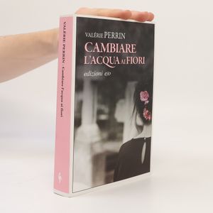 Cambiare l'acqua ai fiori