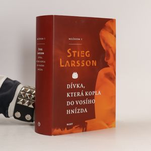 Dívka, která kopla do vosího hnízda