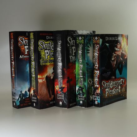 Skulduggery Pleasant. 5 dílů. (5 svazků, nekompletní)