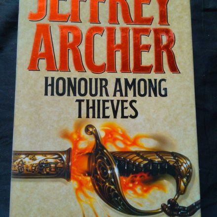 Honour Among Thieves (A4, Ocpl, 428 s.)
