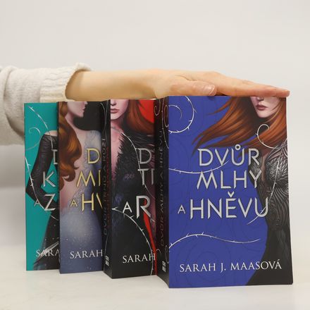 Dvůr trnů a růží 1-4