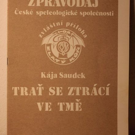 Trať se ztrácí v tmě