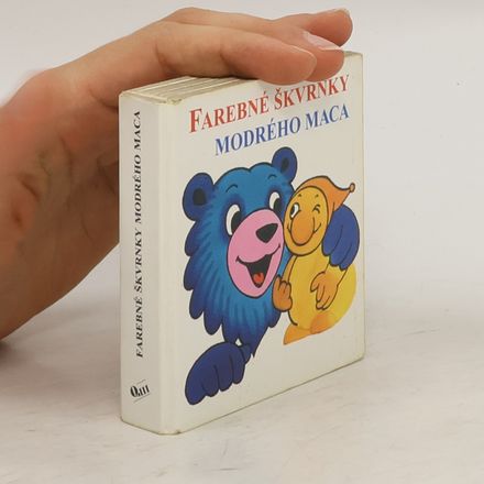 Farebné škvrnky Modrého Maca