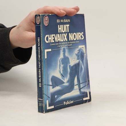 Huit chevaux noirs