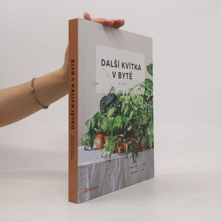 Další kvítka v bytě : Ruce od hlíny