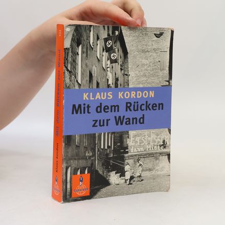 Mit dem Rücken zur Wand