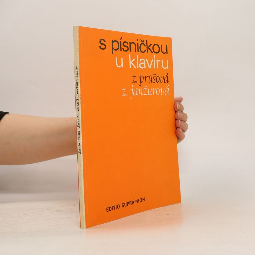 Zdeňka Janžurová S písničkou u klavíru