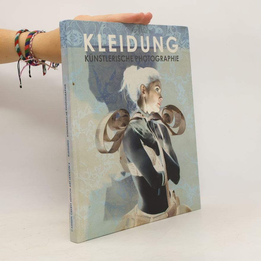 Carmen Oberst Kleidung