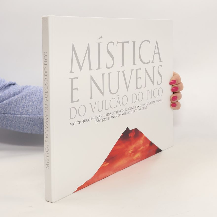 Victor Hugo Forjaz Mística e nuvens do vulcão do Pico