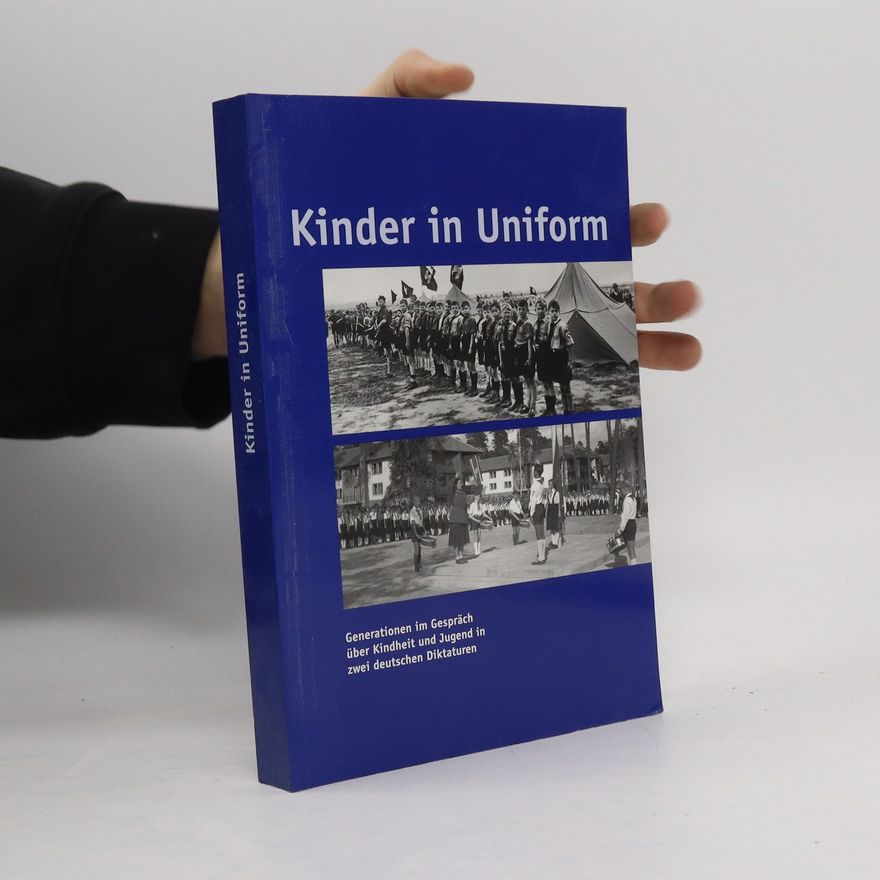 Leona Bielitz Kinder in Uniform
