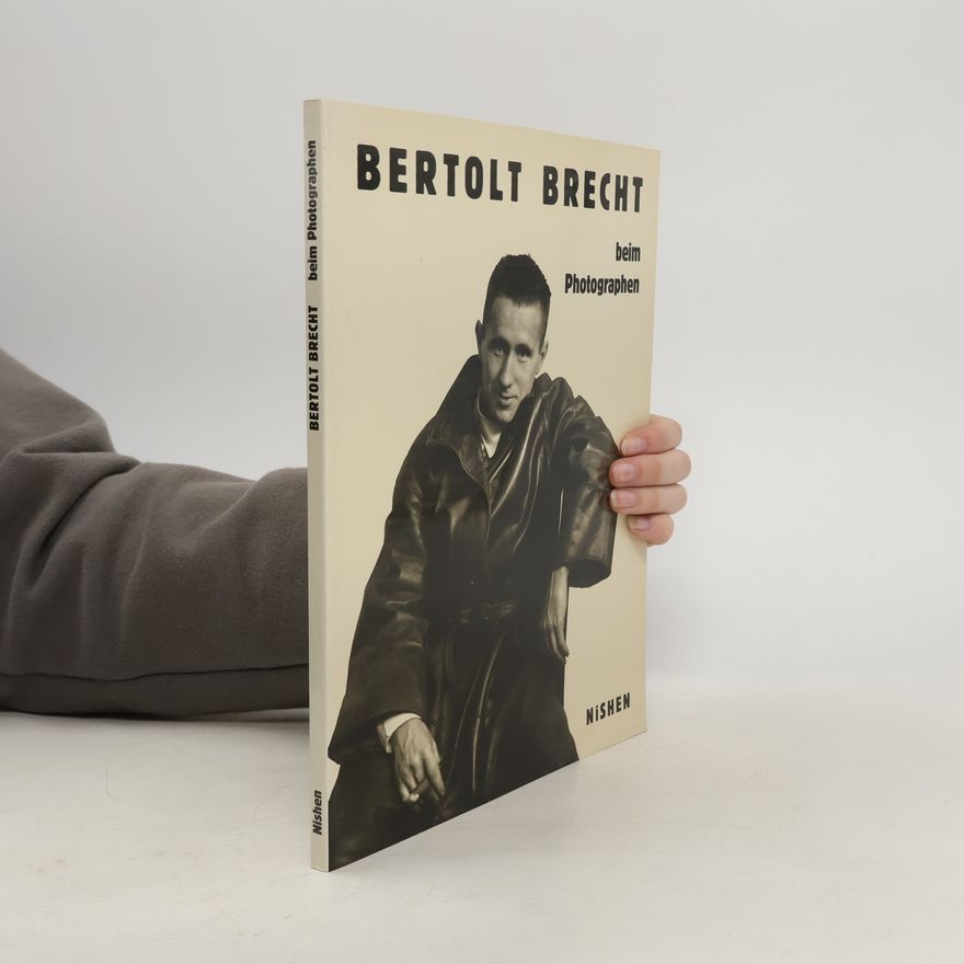 Autorenkollektiv Bertolt Brecht beim Photographen