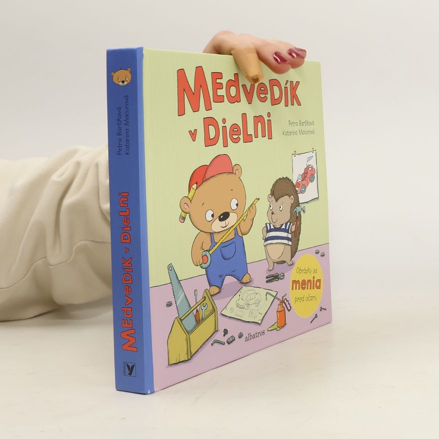 Katarína Macurová Medvedík v dielni