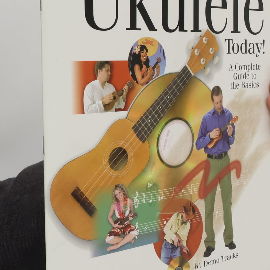 Barrett Tagliarino Play Ukulele Today] Level 1 (Book/Online Audio)